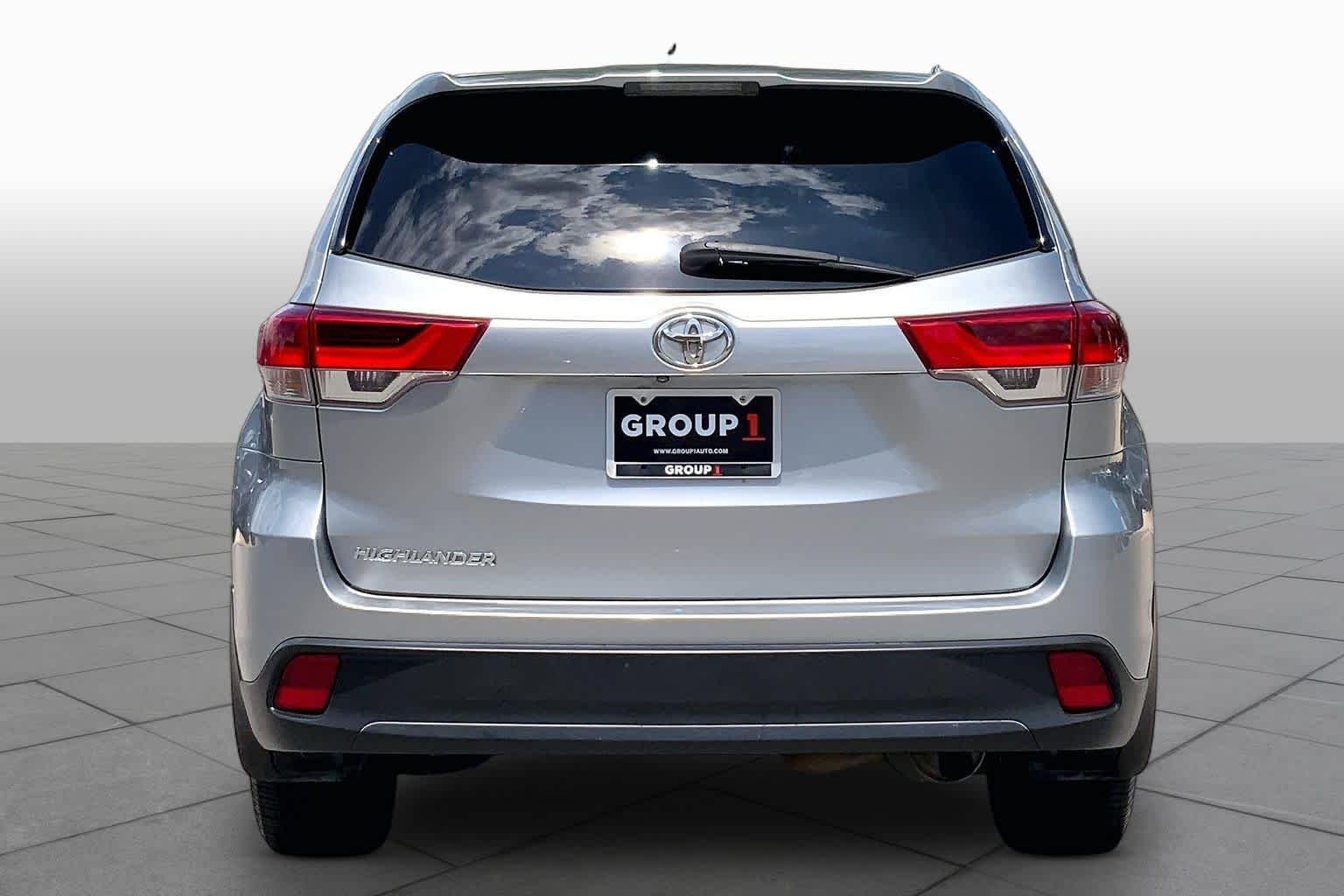 Used 2017 Celestial Silver Metallic Toyota LE image 5