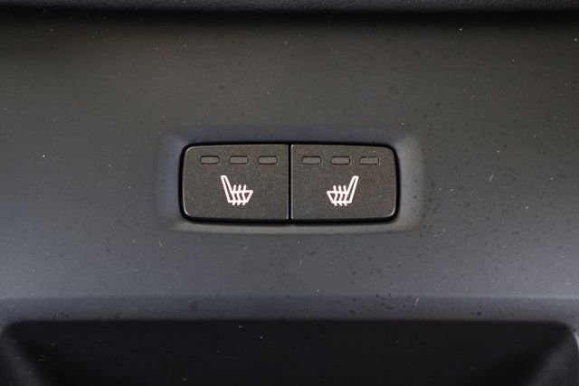 Used 2024 Onyx Black Metallic Volvo B5 Plus Dark Theme image 31