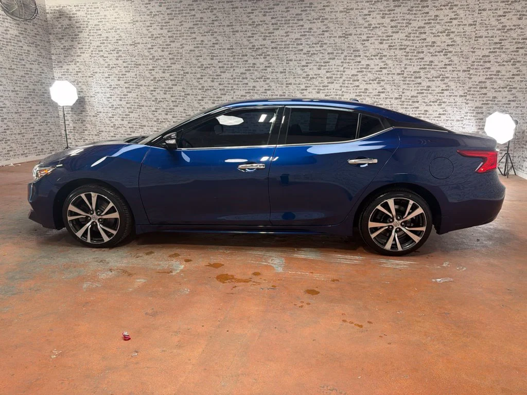 Used 2017 Deep Blue Pearl Nissan 3.5 SV image 4