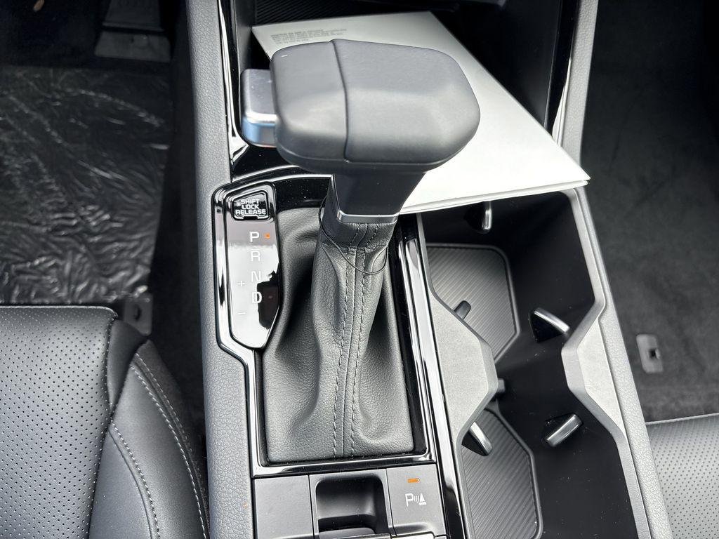 2025 Kia K5 EX - Photo 24