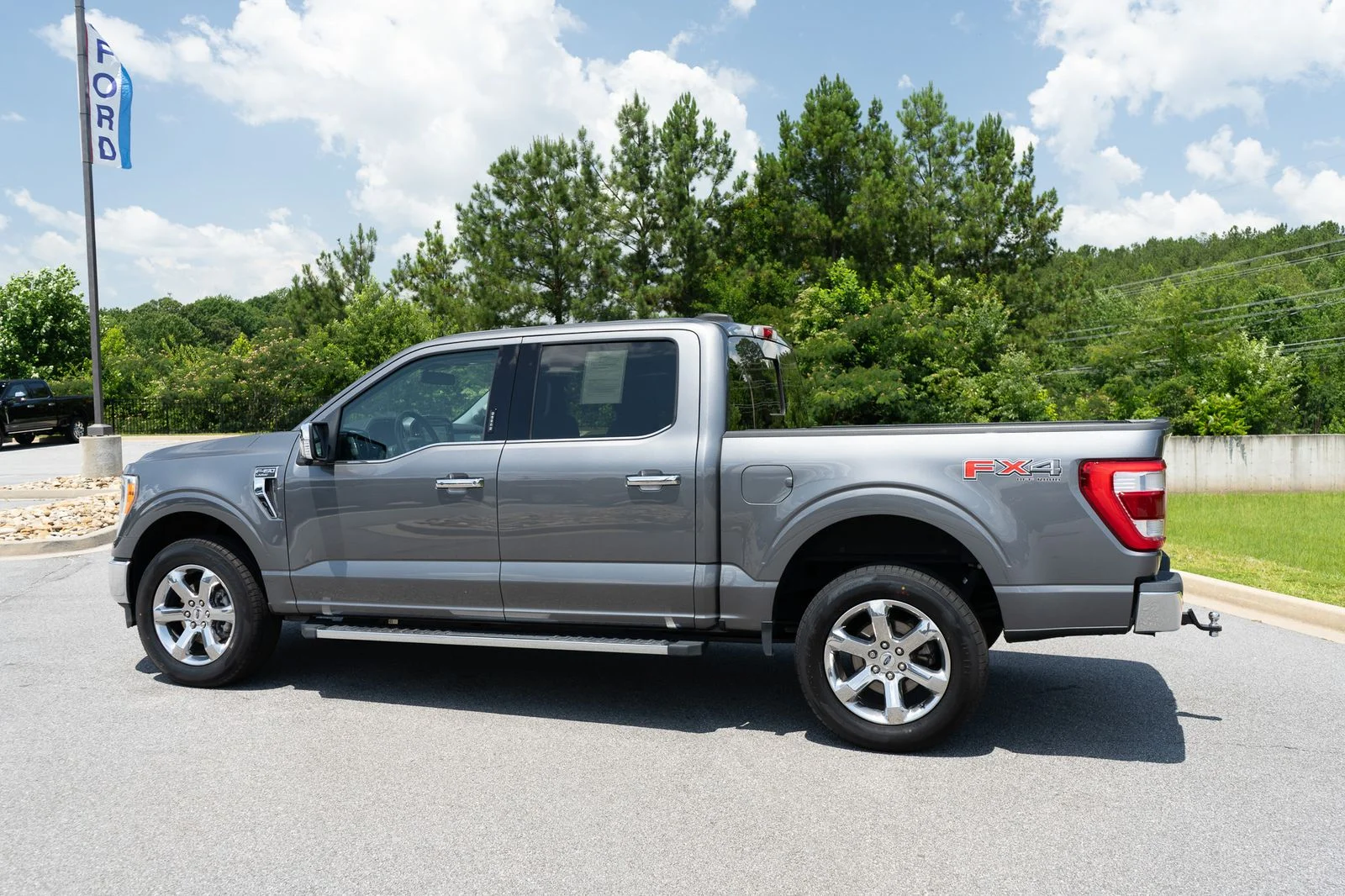 Used 2021 Gray Metallic Ford Lariat image 7