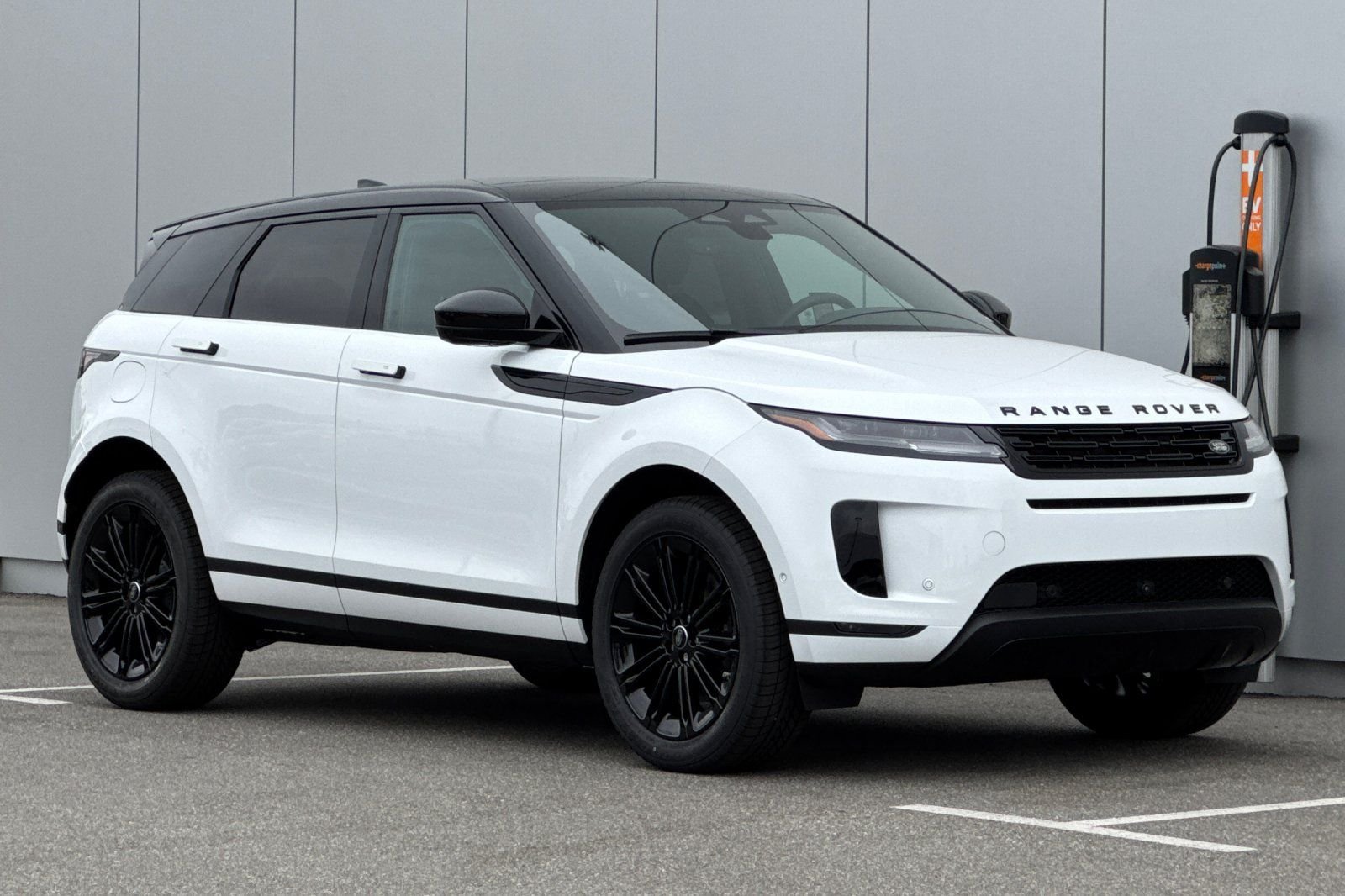 New 2026 Fuji White Land Rover S image 6