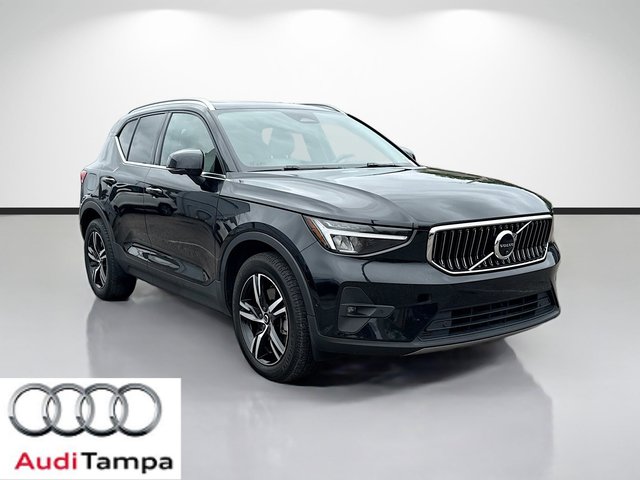 2023 Volvo XC40 Plus Bright Theme