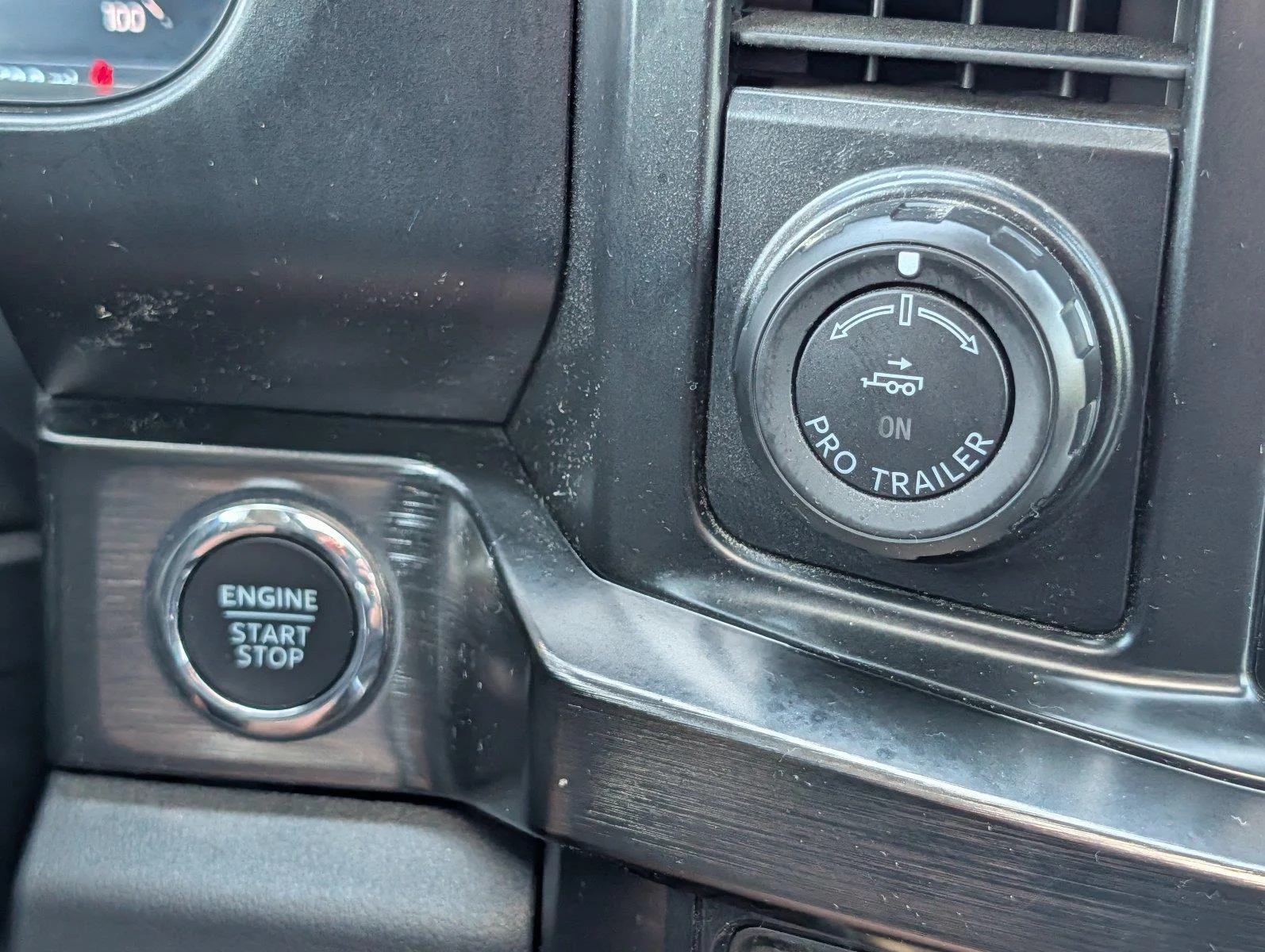 Used 2024 Carbonized Gray Ford Lariat image 29