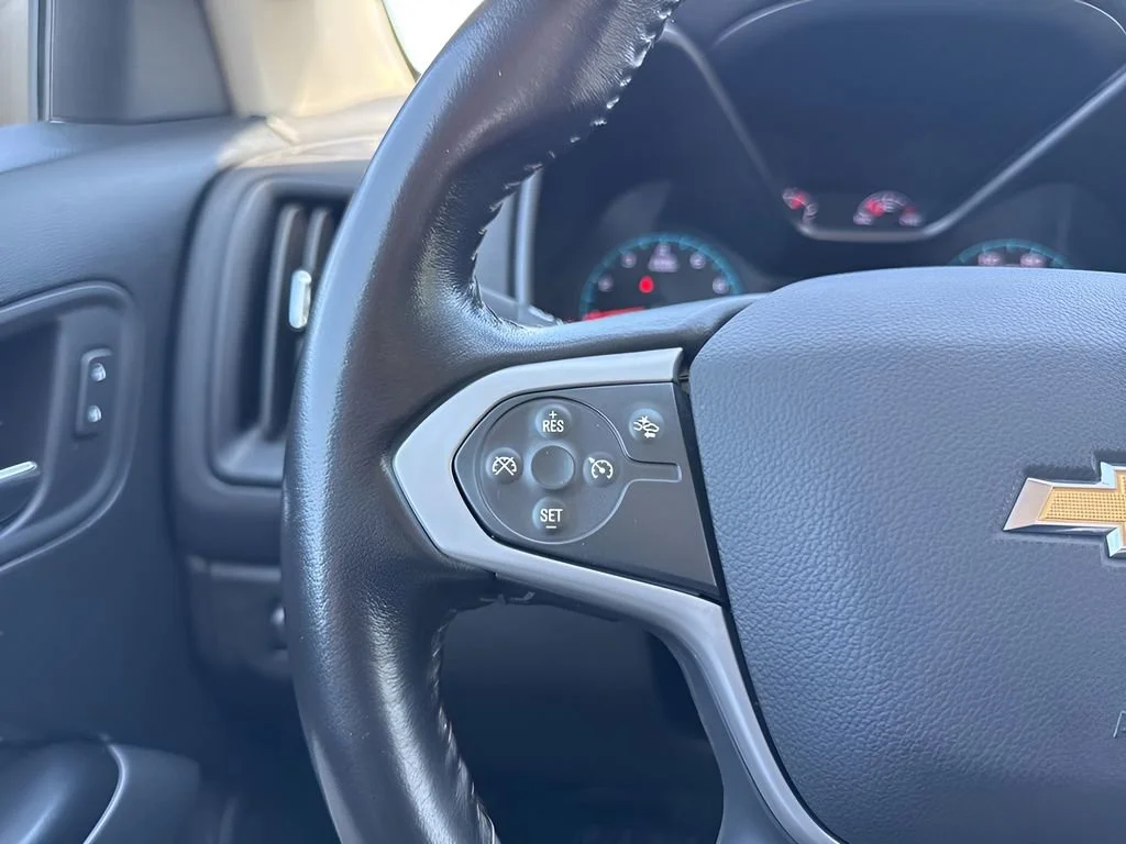 Used 2022 Summit White Chevrolet LT image 13