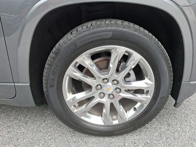 Used 2019 Gray Chevrolet High Country image 10