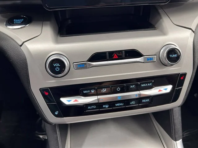 Used 2022 Silver Ford XLT image 19