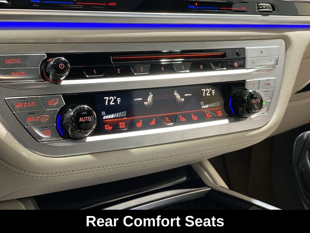 Used 2019 Blue BMW ALPINA B7 xDrive image 12