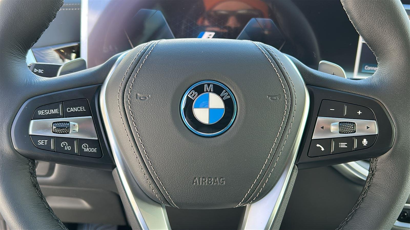 New 2026 Skyscraper Grey Metallic BMW xDrive50e image 10