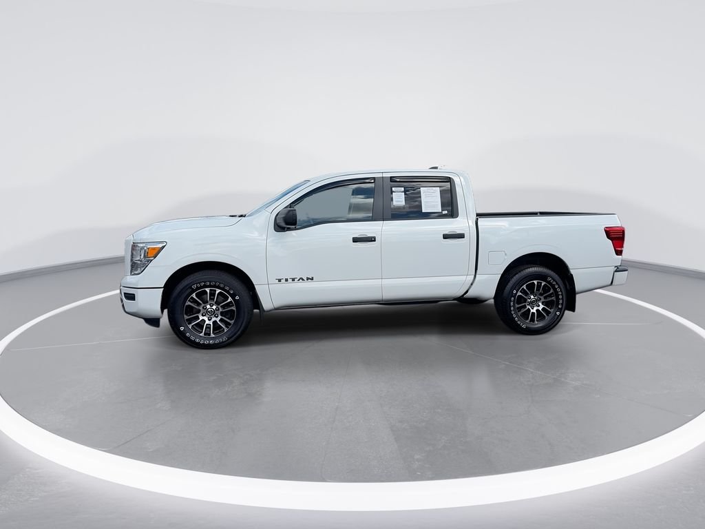 Certified Used 2022 White Nissan SV image 5