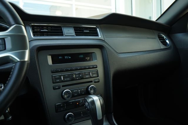 Used 2014 Gray Ford V6 image 17