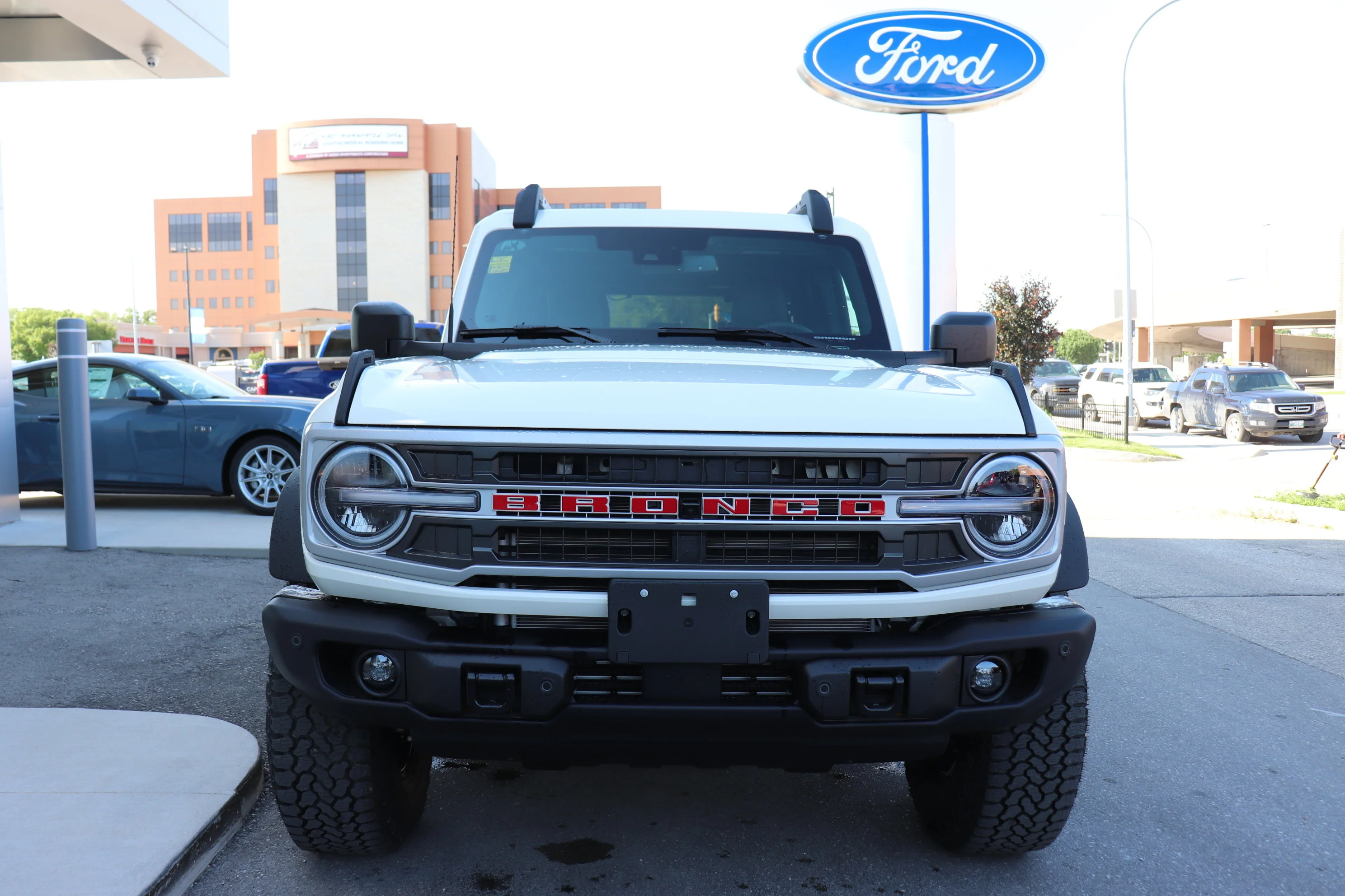 New 2026 WIMBLEDON WHITE Ford Outer Banks image 2