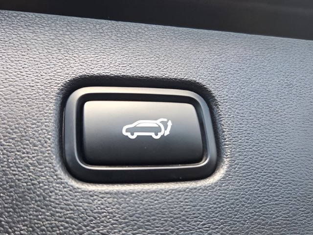 Used 2024 Black Hyundai SEL image 12