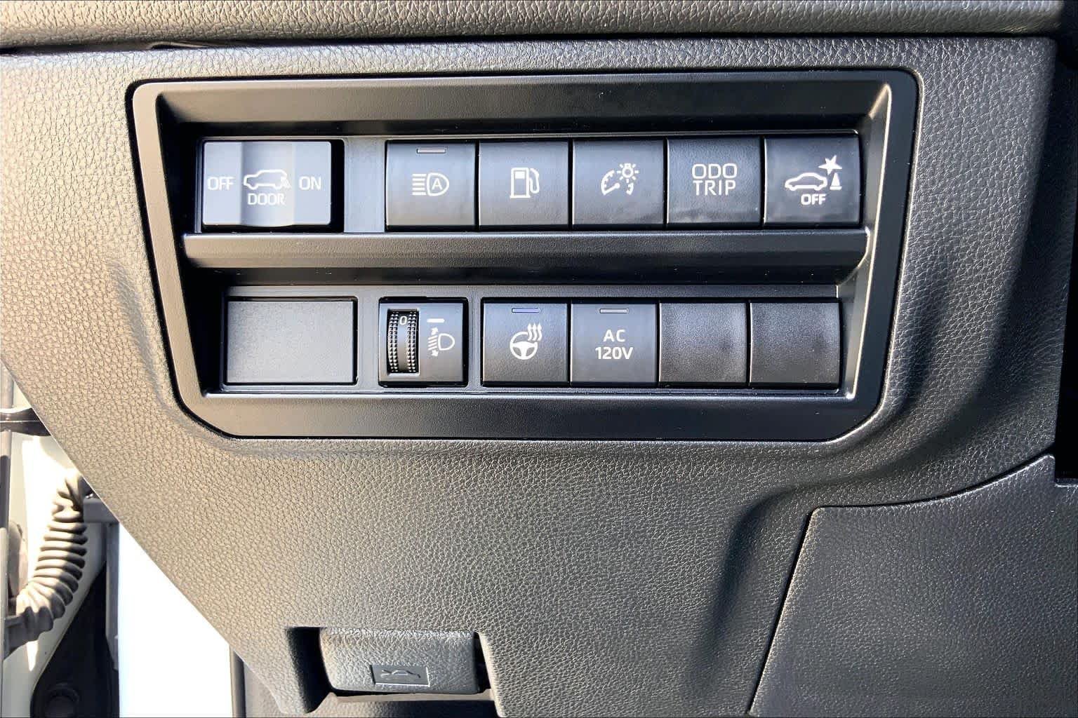 Used 2023 Wind Chill Pearl Toyota Limited image 33