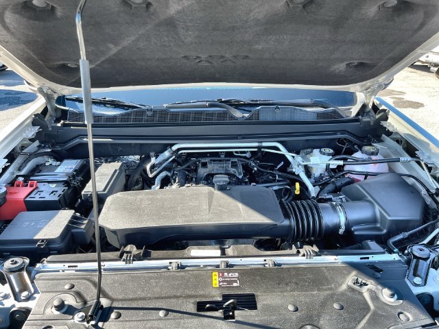 2026 Chevrolet Colorado photo 19 of 35