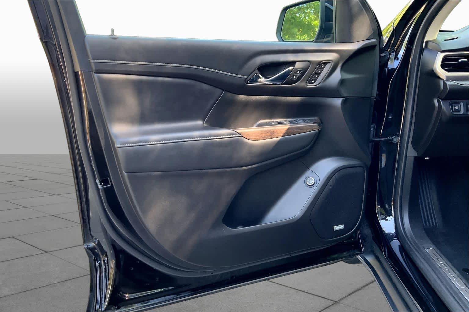 Used 2023 Ebony Twilight Metallic GMC Denali image 21