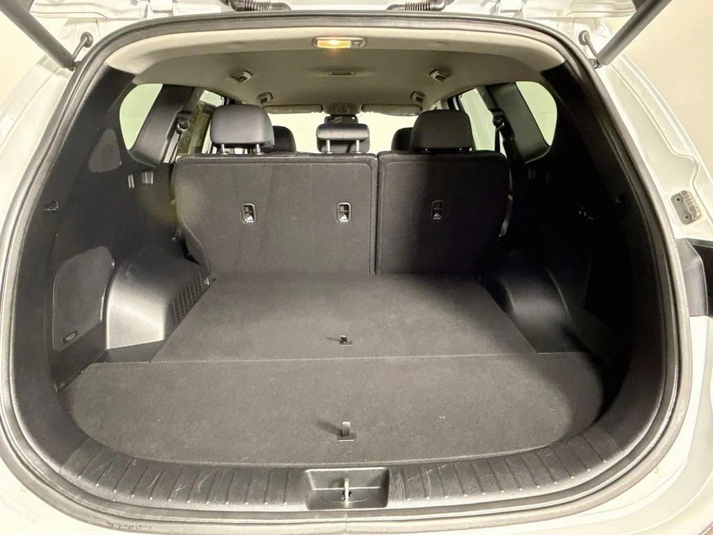 Used 2019 Quartz White Hyundai SEL Plus image 27