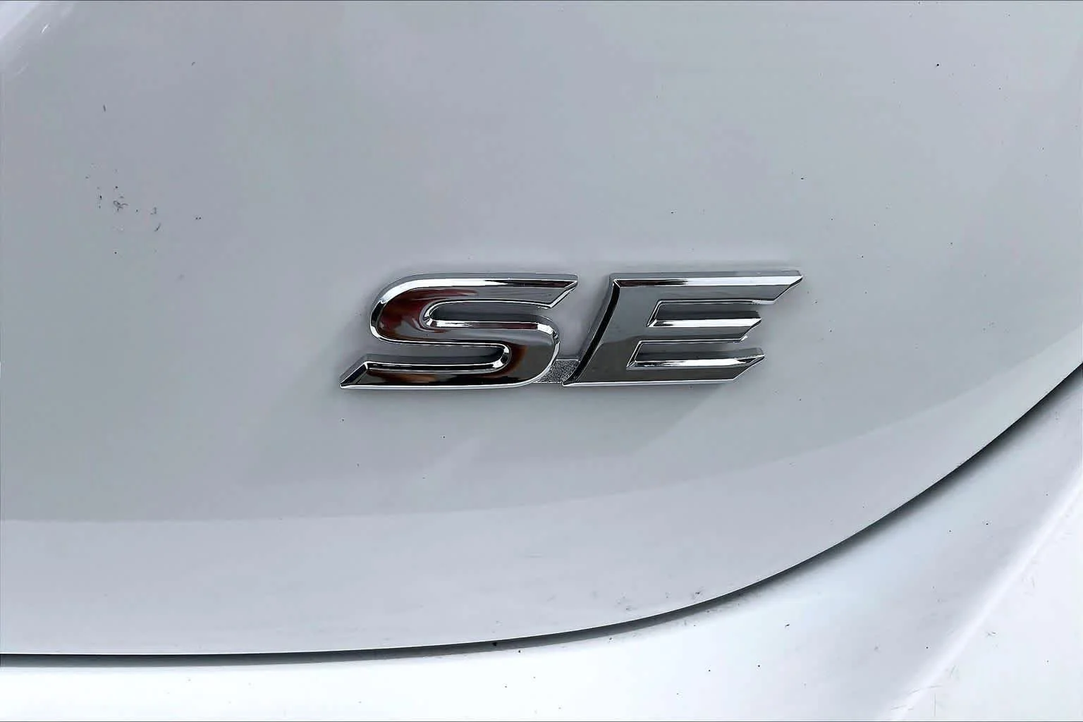 Used 2024 Ice Cap Toyota SE image 10