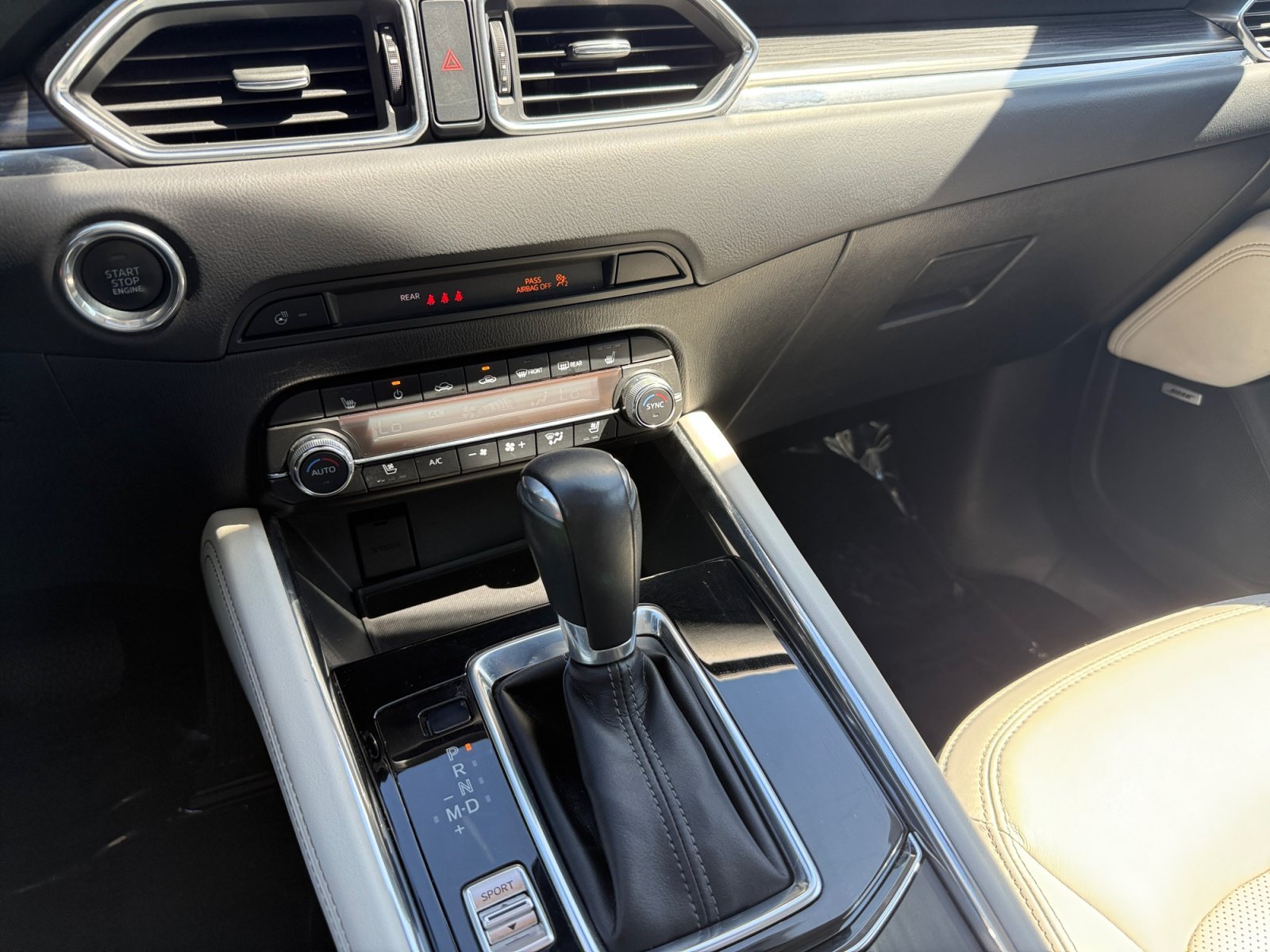 Used 2019 Snowflake White Pearl Mica Mazda Grand Touring image 13