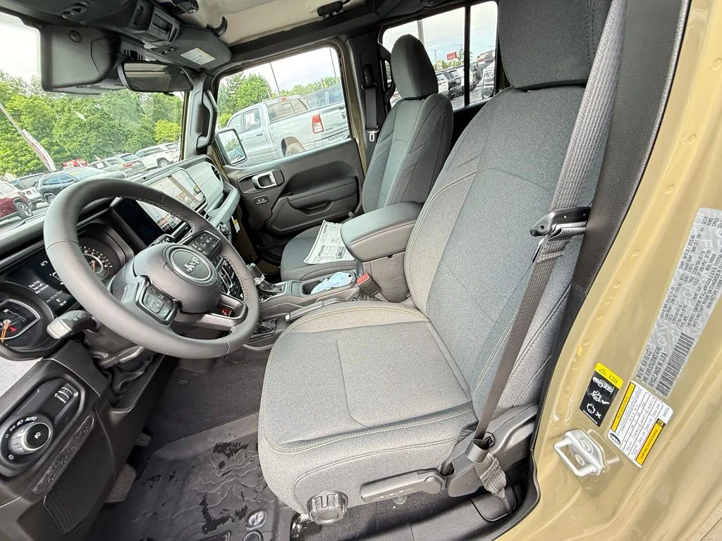 2025 Jeep Wrangler 4-Door Willys - Photo 15