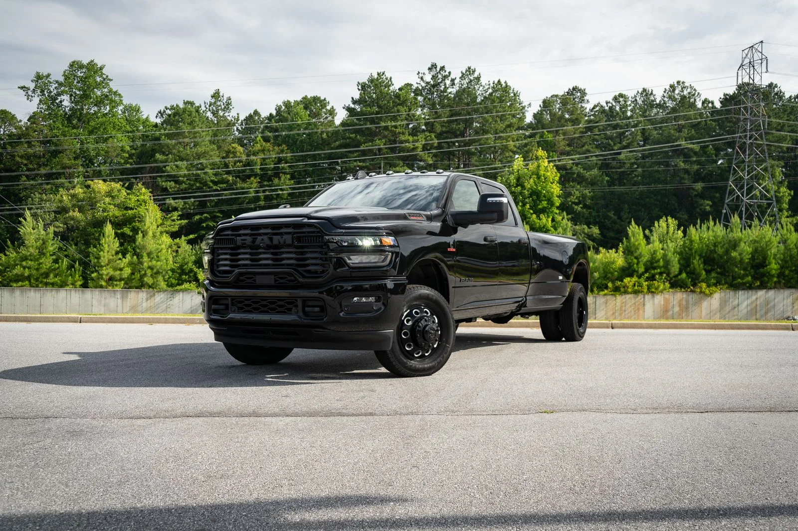 New 2026 Diamond Black Crystal Pearl-Coat Exterior Paint RAM Big Horn image 1