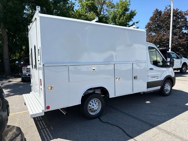 New 2026 Oxford White Ford Chassis Cab image 3