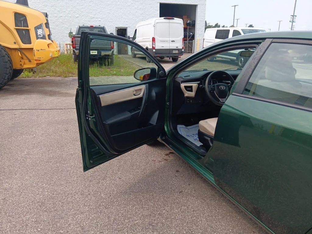 Used 2014 4Evergreen Mica Toyota LE image 13