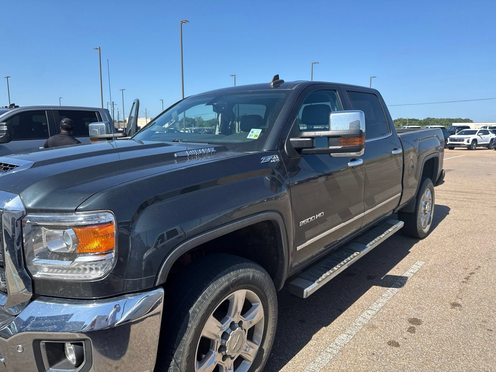 Used 2018 DARK SLATE METALLIC GMC SLT image 1