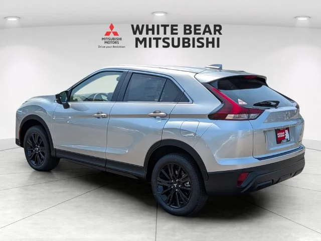 New 2026 Alloy Silver Metallic Mitsubishi LE 1.5T S-AWC image 2