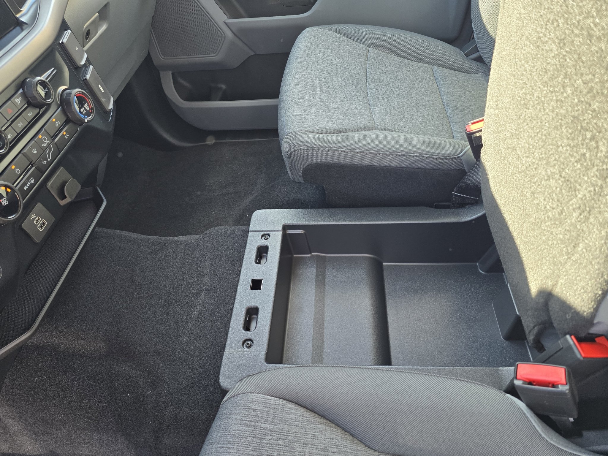 New 2026 Oxford White Ford XLT image 28