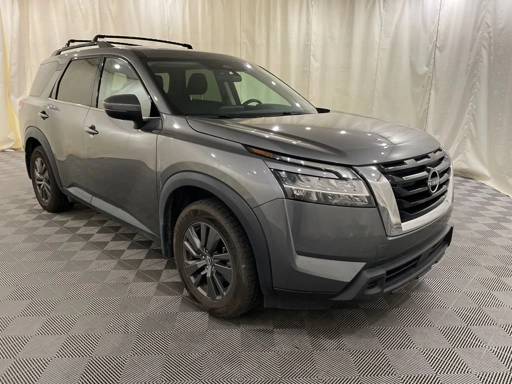 Used 2022 Gun Metallic Nissan SV image 3