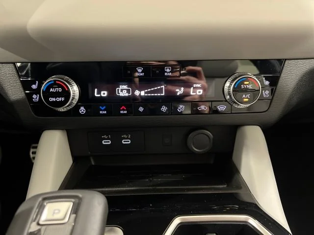 2025 Mitsubishi Outlander SEL Platinum Edition - Photo 15
