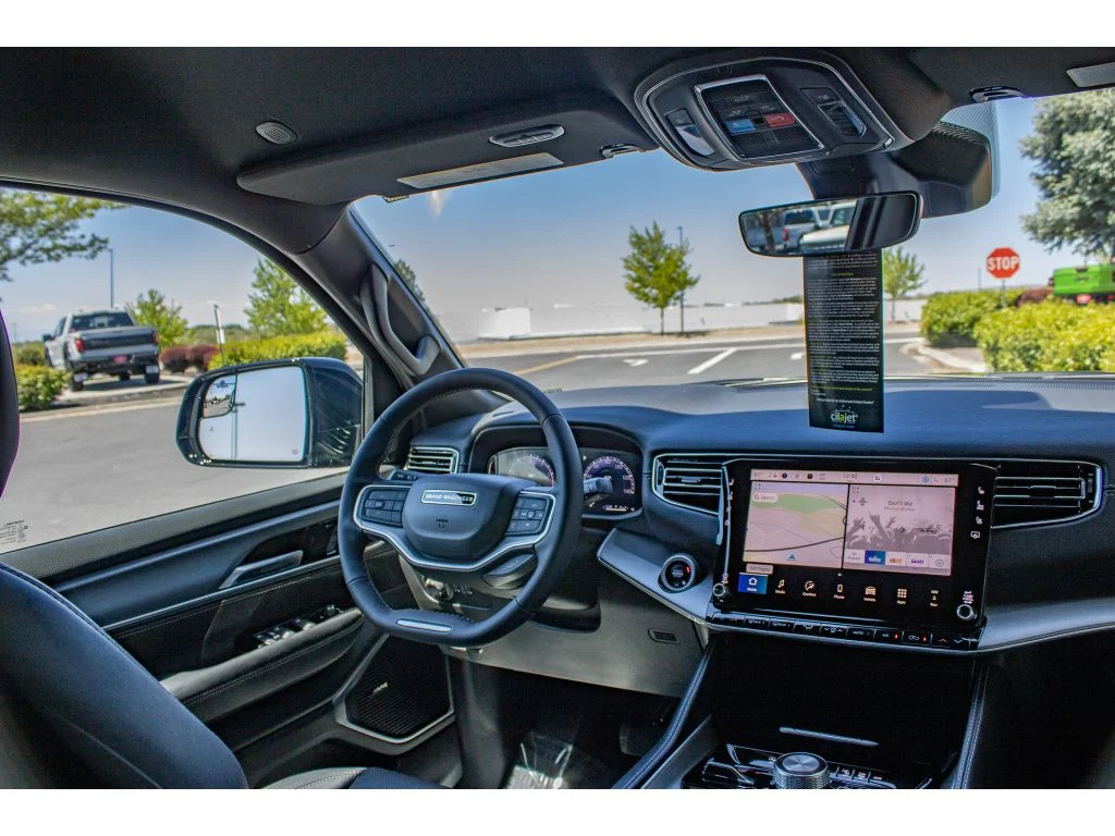 New 2026 HIGH GLOSS BLACK Jeep Limited Altitude image 29