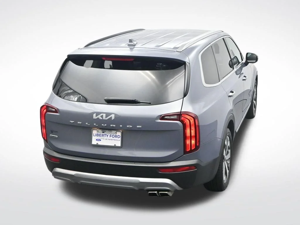 Used 2022 Everlasting Silver Kia S image 29