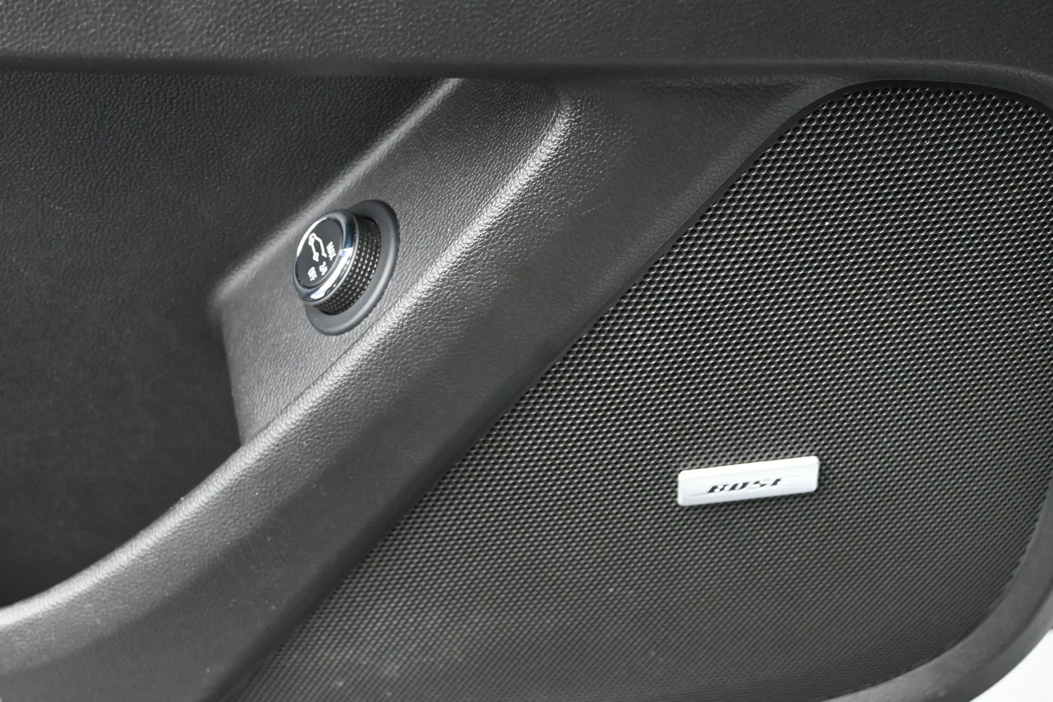 Used 2023 White Chevrolet RS image 28