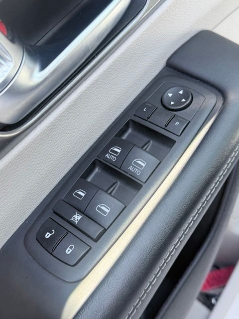 2023 Chrysler Pacifica Touring L - Photo 22