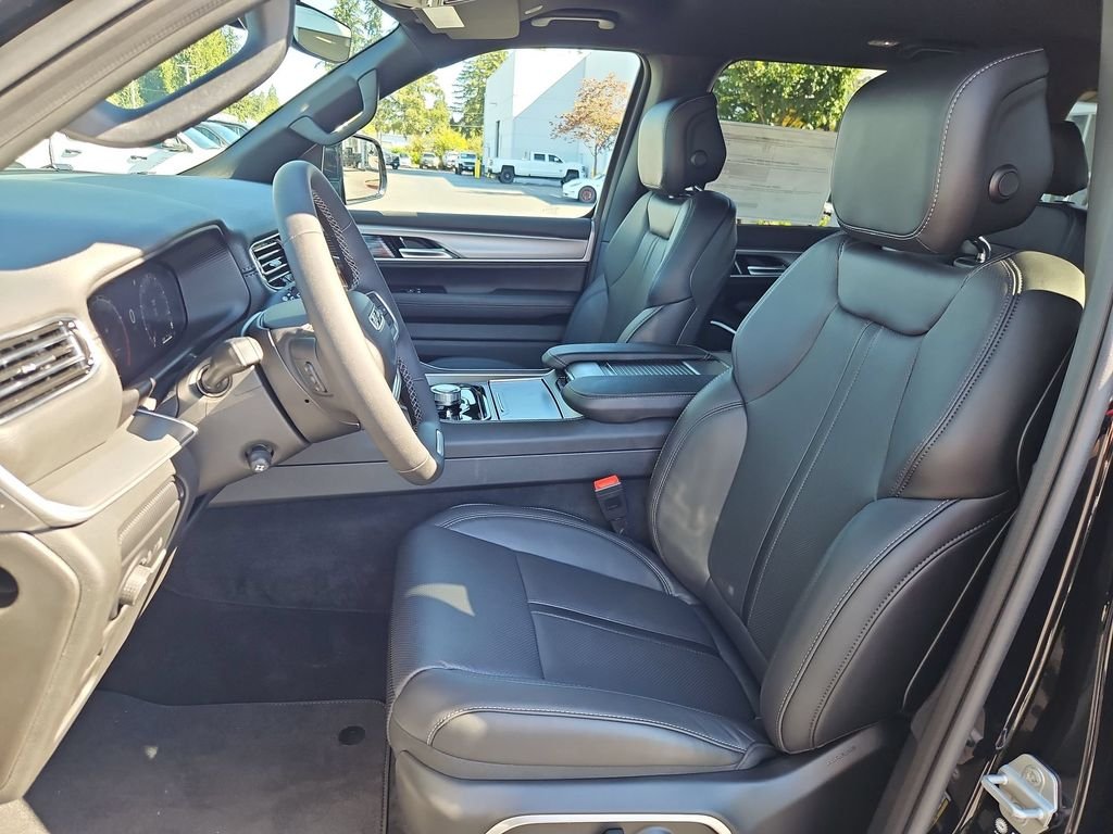 New 2026 High Gloss Black Jeep Limited Altitude image 21
