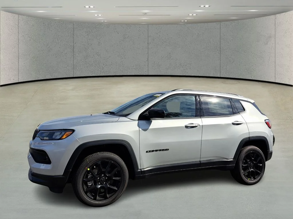 New 2026 Silver Zynith Metallic Clear-Coat Exterior Paint Jeep Latitude image 9