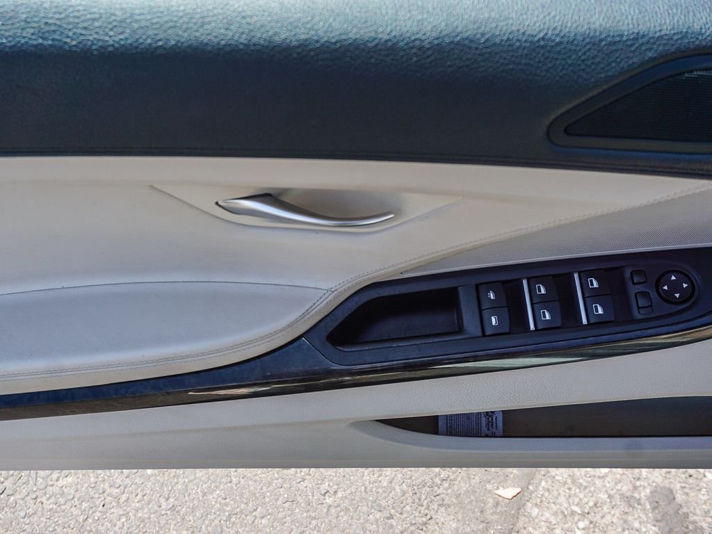 Used 2012 White BMW 650i image 18
