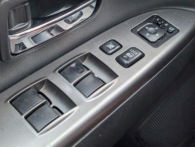 Used 2024 Mercury Gray Metallic Mitsubishi S image 21