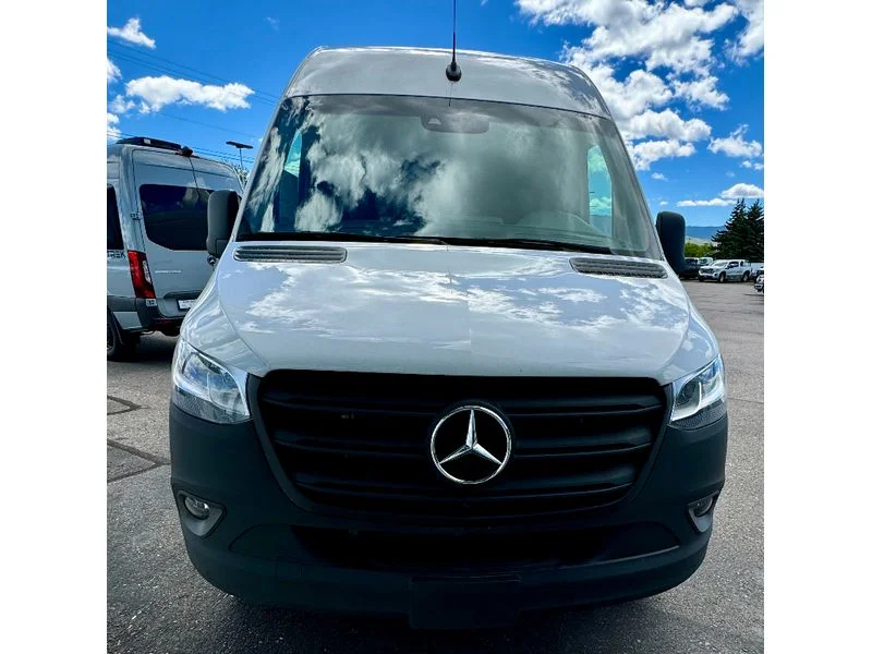New 2024 White Mercedes-Benz Base image 2