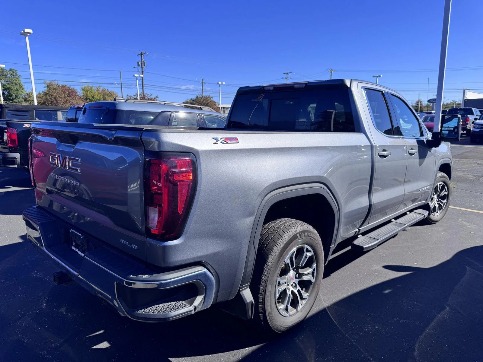 Used 2020 Satin Steel Metallic GMC SLE image 4