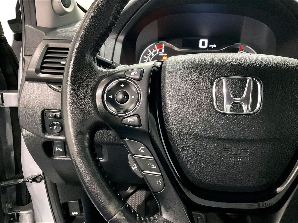 Used 2016 Silver Honda Elite image 24