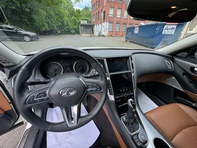 Used 2023 White INFINITI LUXE image 17