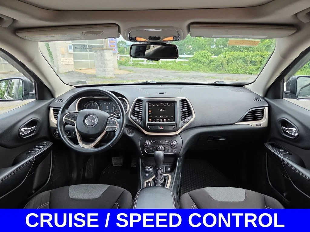 Used 2014 Gray Jeep Latitude image 10