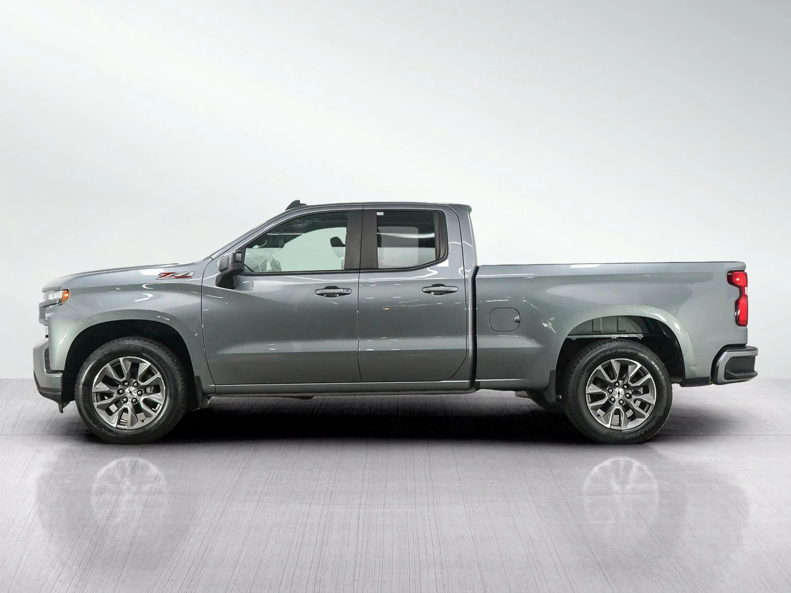 Used 2019 Satin Steel Metallic Chevrolet RST image 2