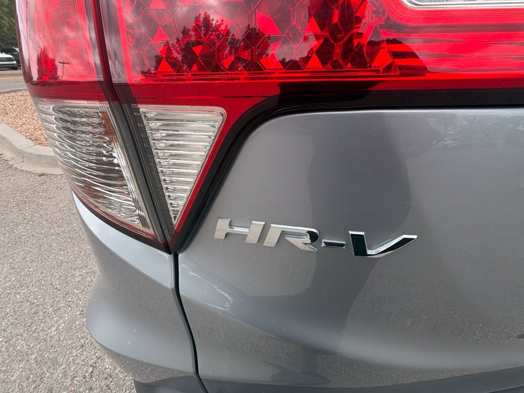 Used 2019  Honda EX image 8