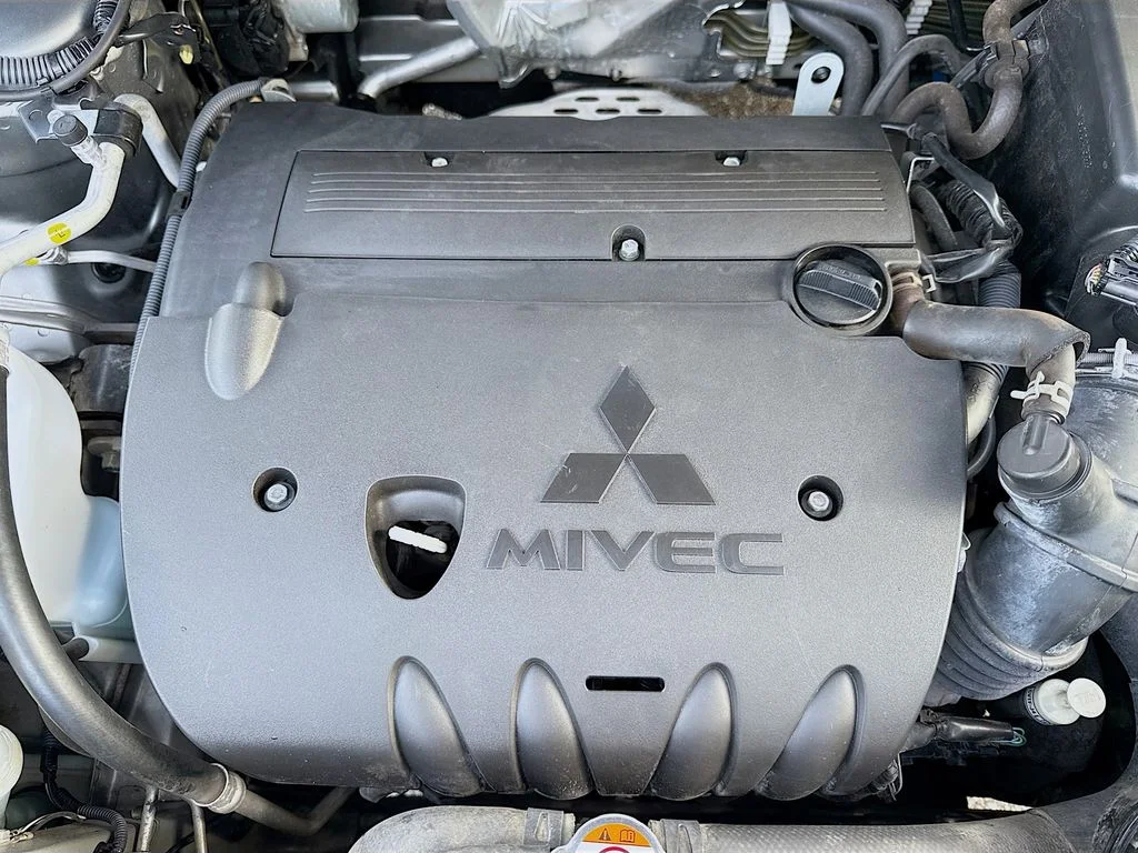 Used 2021  Mitsubishi 2.0 LE image 29