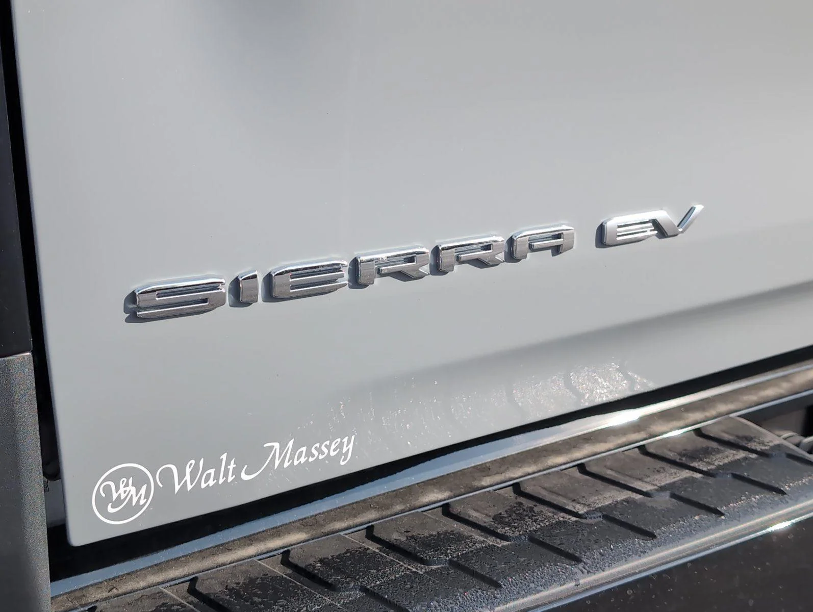New 2026 Thunderstorm Gray GMC Elevation Standard Range image 28