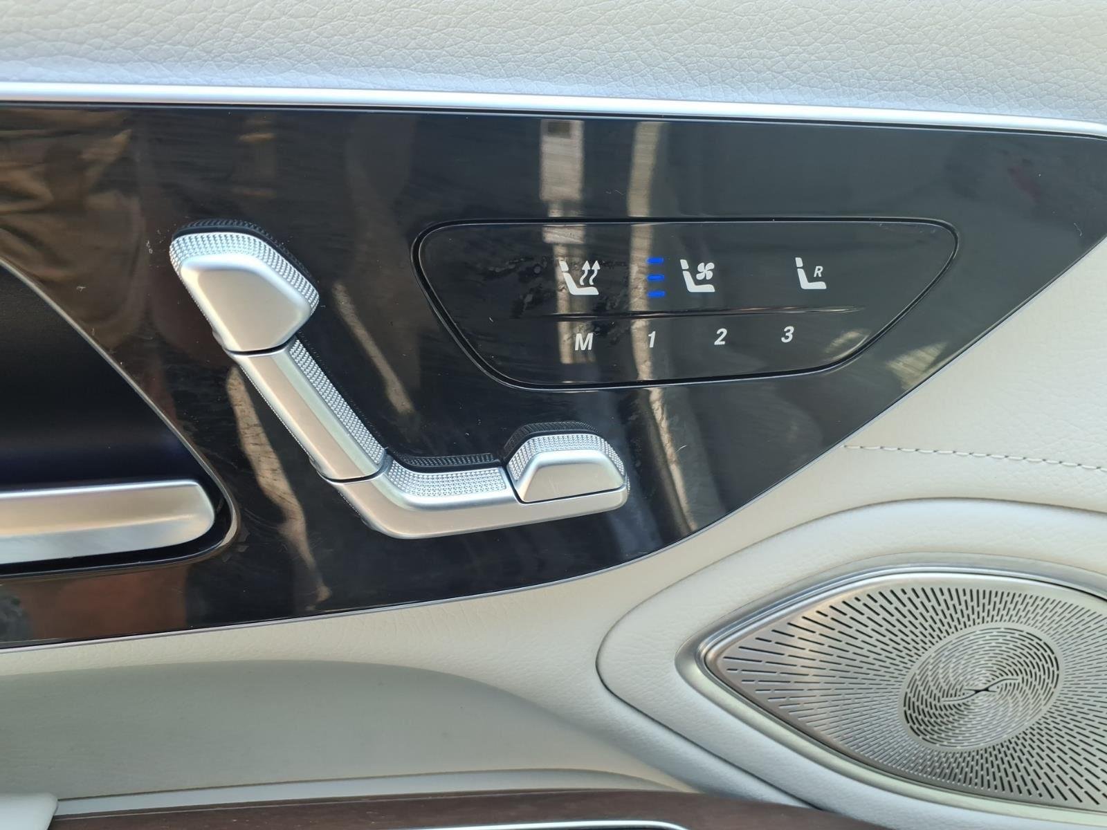 Used 2023 Twilight Blue Metallic Mercedes-Benz EQS 580 image 22